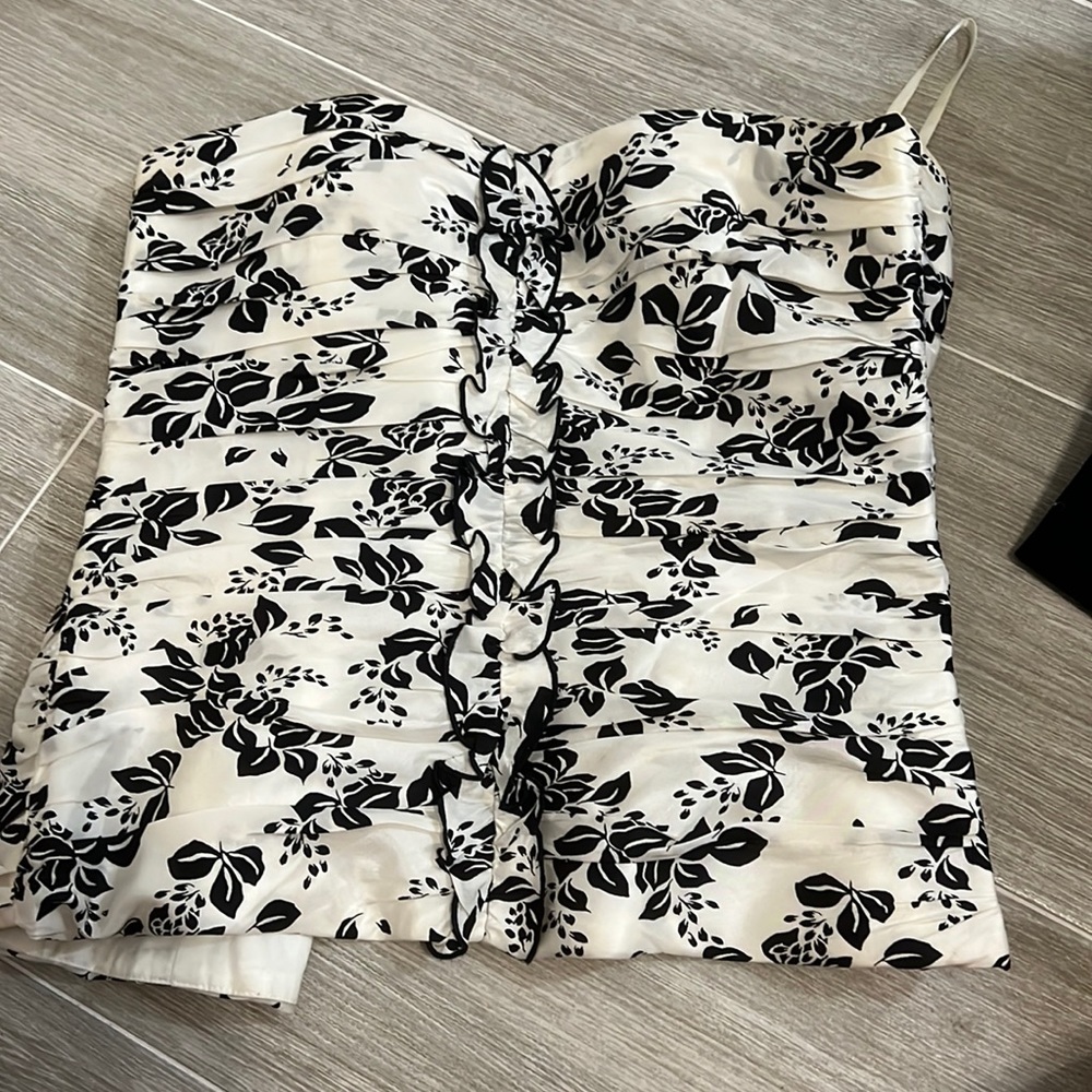 White House black market top